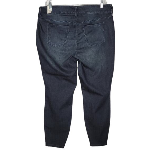 Torrid 22R Black High Rise Jegging Jeans NEW $59 - Picture 3 of 10